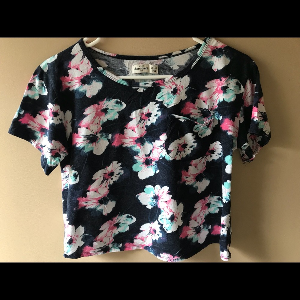 Short sleeve floral crop top